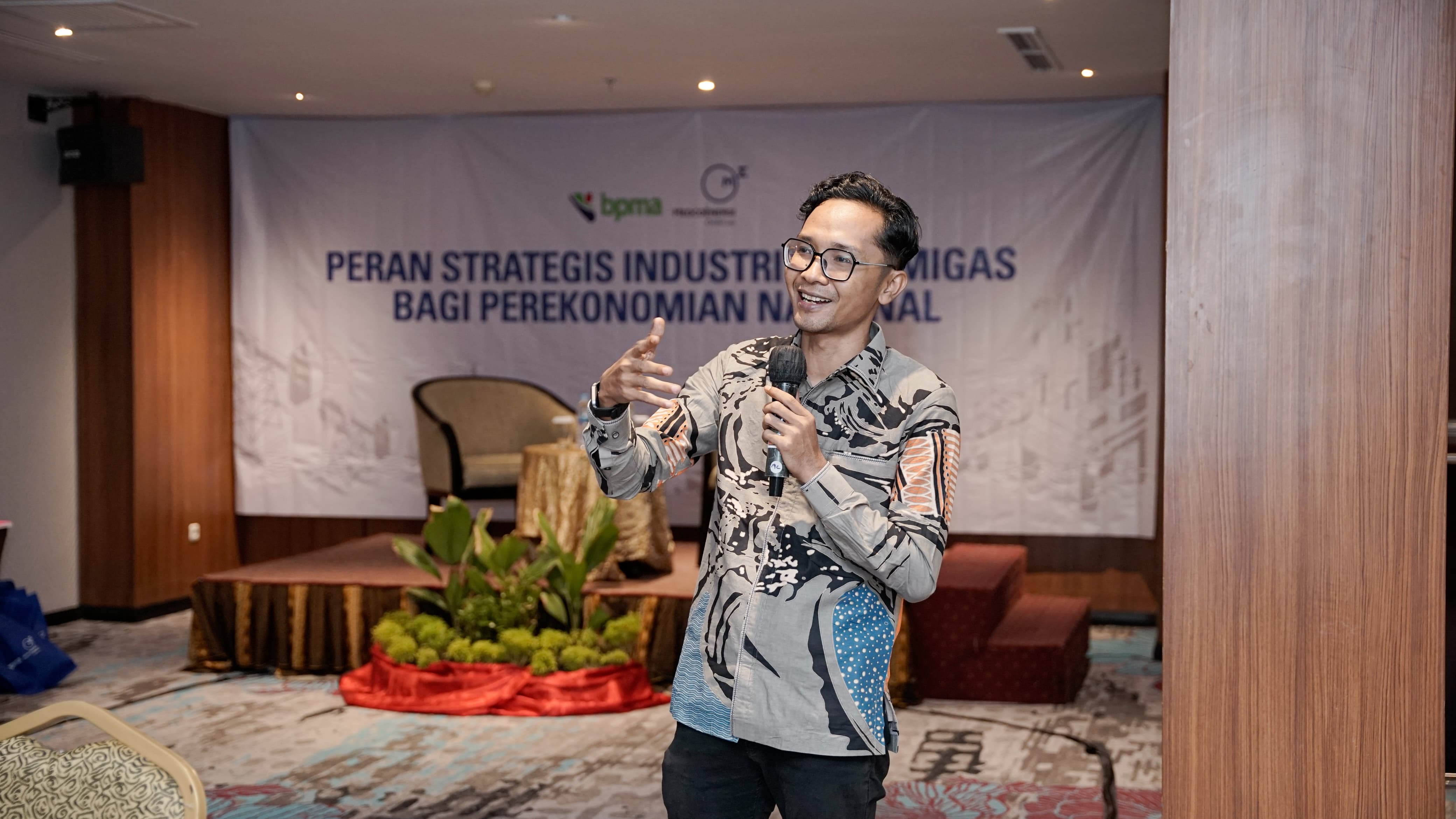 https://news.unimal.ac.id/index/single/6358/dosen-unimal-pembicara-edukasi-industri-hulu-migas