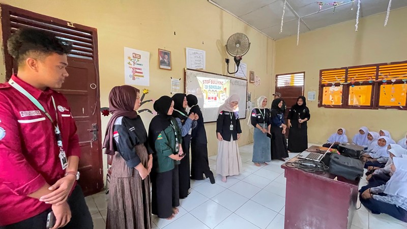 https://news.unimal.ac.id/index/single/7892/mahasiswa-kkn-unimal-edukasi-siswa-min-35-aceh-utara-tentang-bahaya-bullying