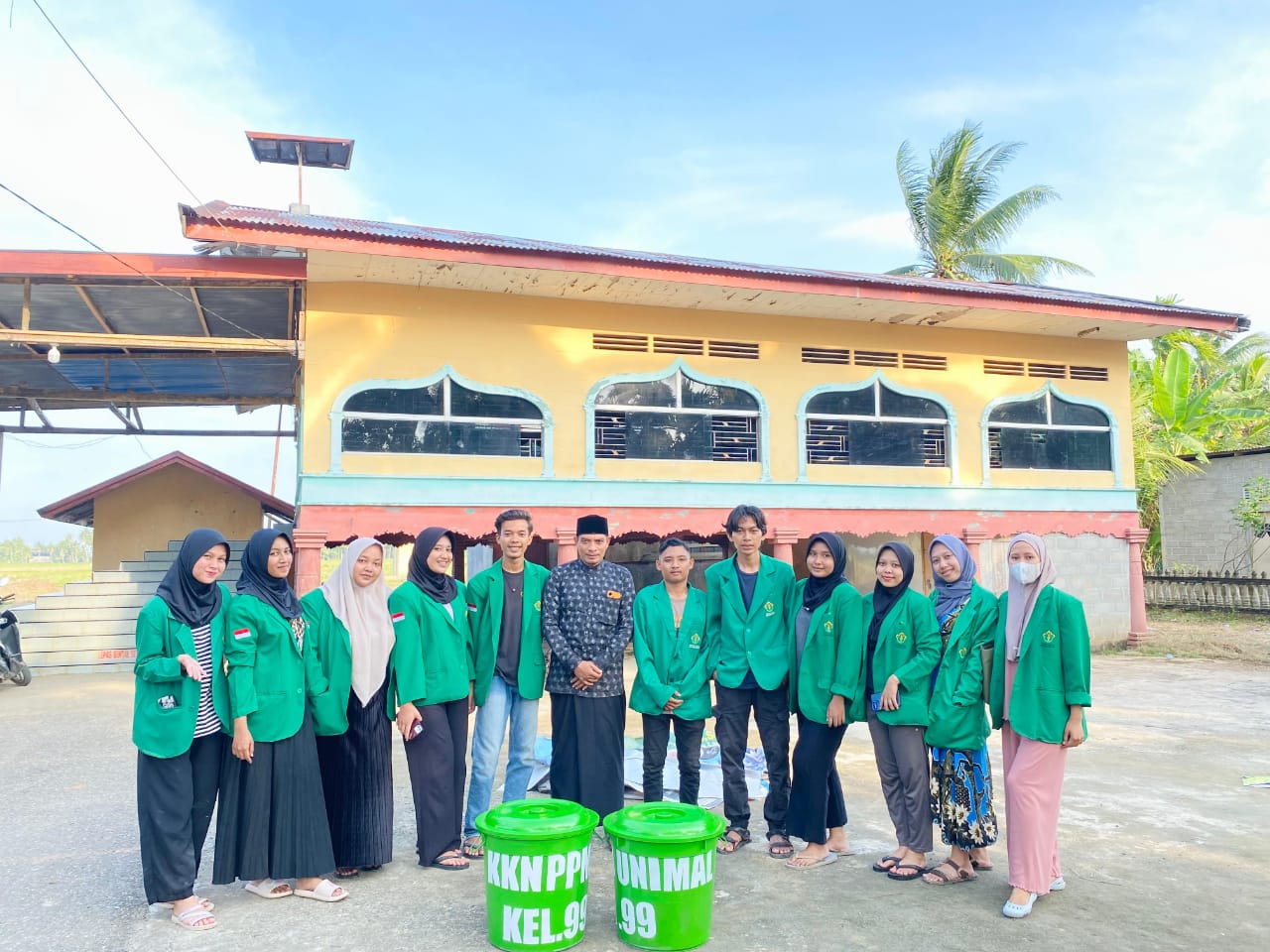 https://news.unimal.ac.id/index/single/6572/mahasiswa-kkn-99-unimal-gagas-program-gampong-bebas-sampah-organik