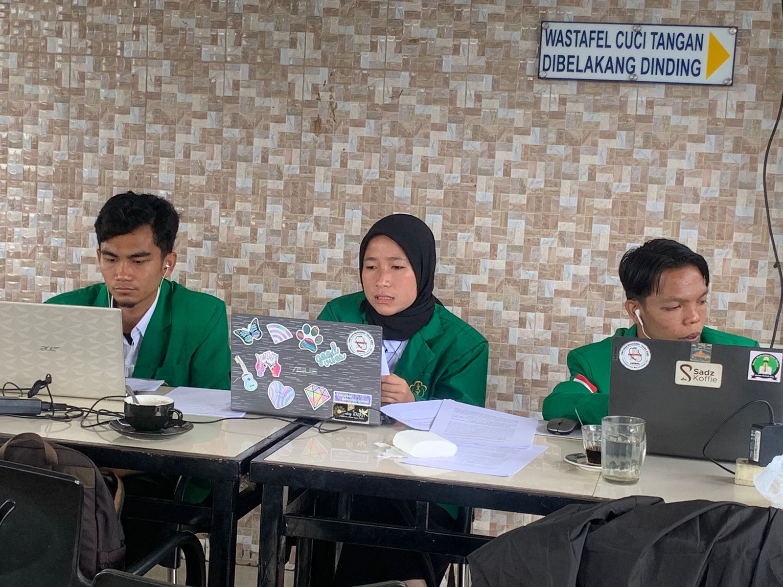 https://news.unimal.ac.id/index/single/6258/mahasiswa-teknik-kimia-unimal-raih-juara-3-di-kompetisi-desain-pabrik-internasional-pesiguc-usk-2024