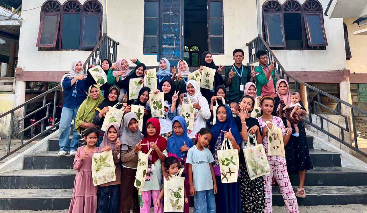https://news.unimal.ac.id/index/single/7917/kreatif-dan-ramah-lingkungan-mahasiswa-kkn-unimal-ajarkan-pembuatan-tas-eco-print