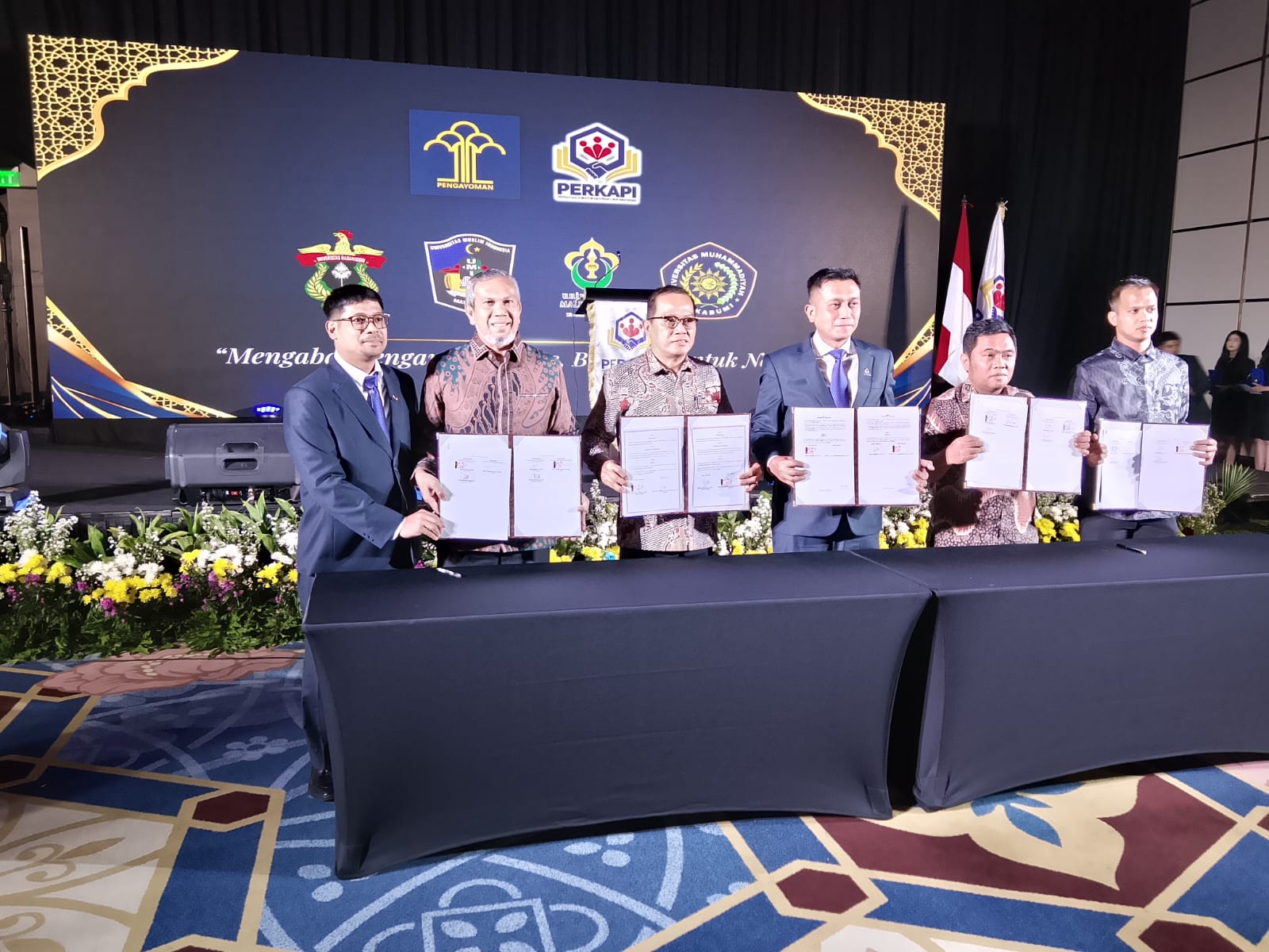 https://news.unimal.ac.id/index/single/7991/fh-unimal-dan-perkapi-sepakati-kerja-sama-penguatan-pendidikan-dan-profesi-hukum