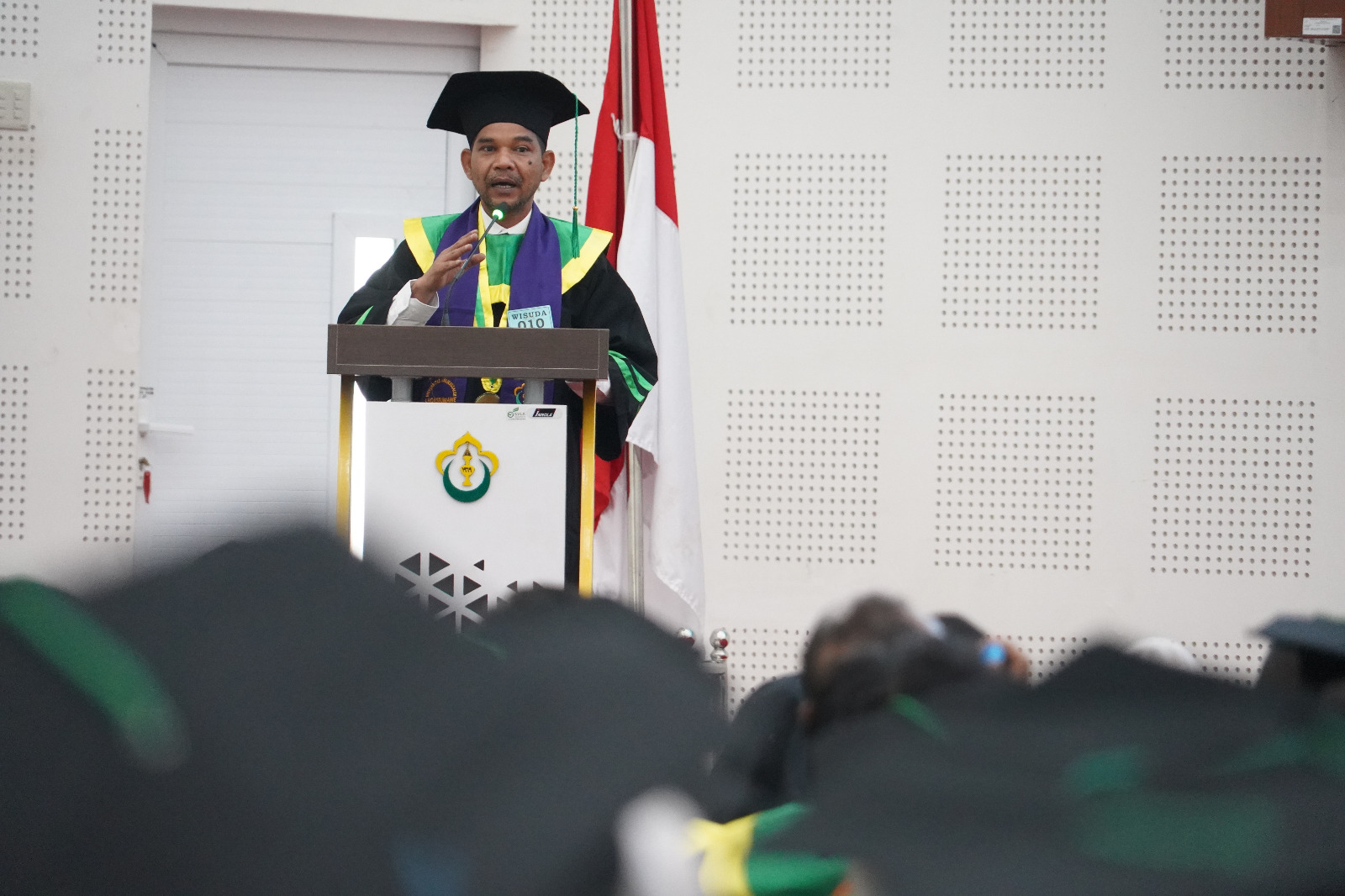 https://news.unimal.ac.id/index/single/8027/usai-wisuda-azhari-cage-serukan-alumni-perkuat-ikatan-dengan-unimal