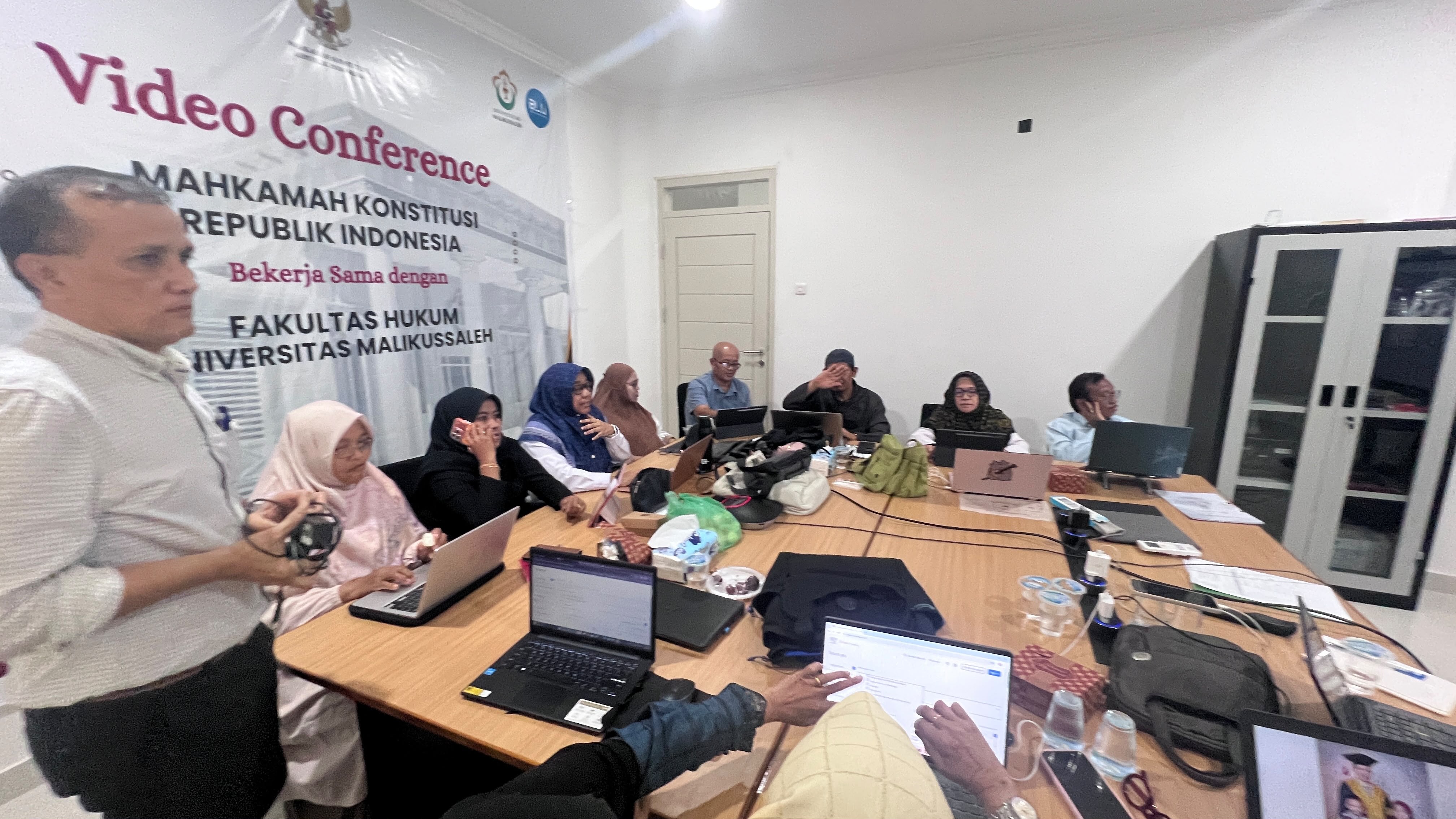 https://news.unimal.ac.id/index/single/8025/fh-unimal-dorong-dosen-dan-mahasiswa-perkuat-kualitas-publikasi-ilmiah
