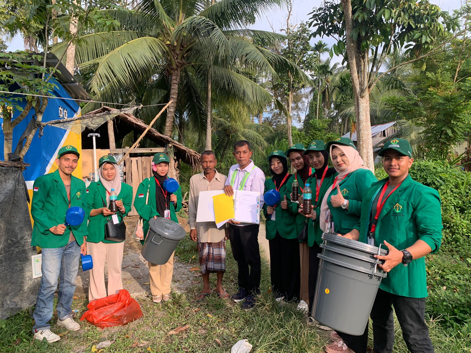 https://news.unimal.ac.id/index/single/6493/mahasiswa-kkn-kelompok-244-sosialisasi-pengunaan-cairan-pengurai-tinja-kepada-masyarakat