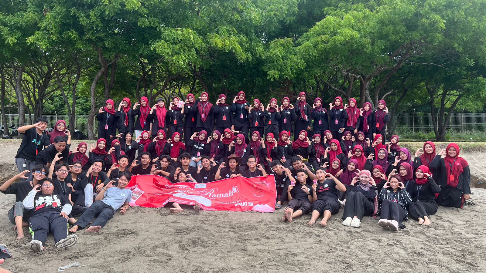https://news.unimal.ac.id/index/single/7713/ukm-ksm-creative-minority-gelar-temu-ramah-di-pantai-ujong-batee
