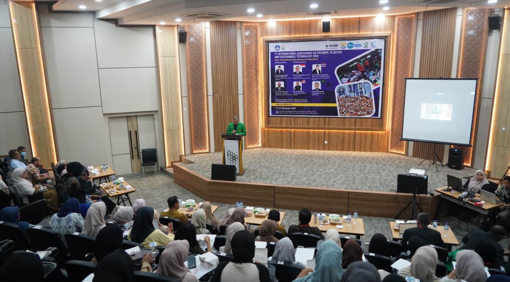 https://news.unimal.ac.id/index/single/8115/coe-technoplast-unimal-gelar-konferensi-internasional-tentang-polimer-dan-plastik-berkelanjutan