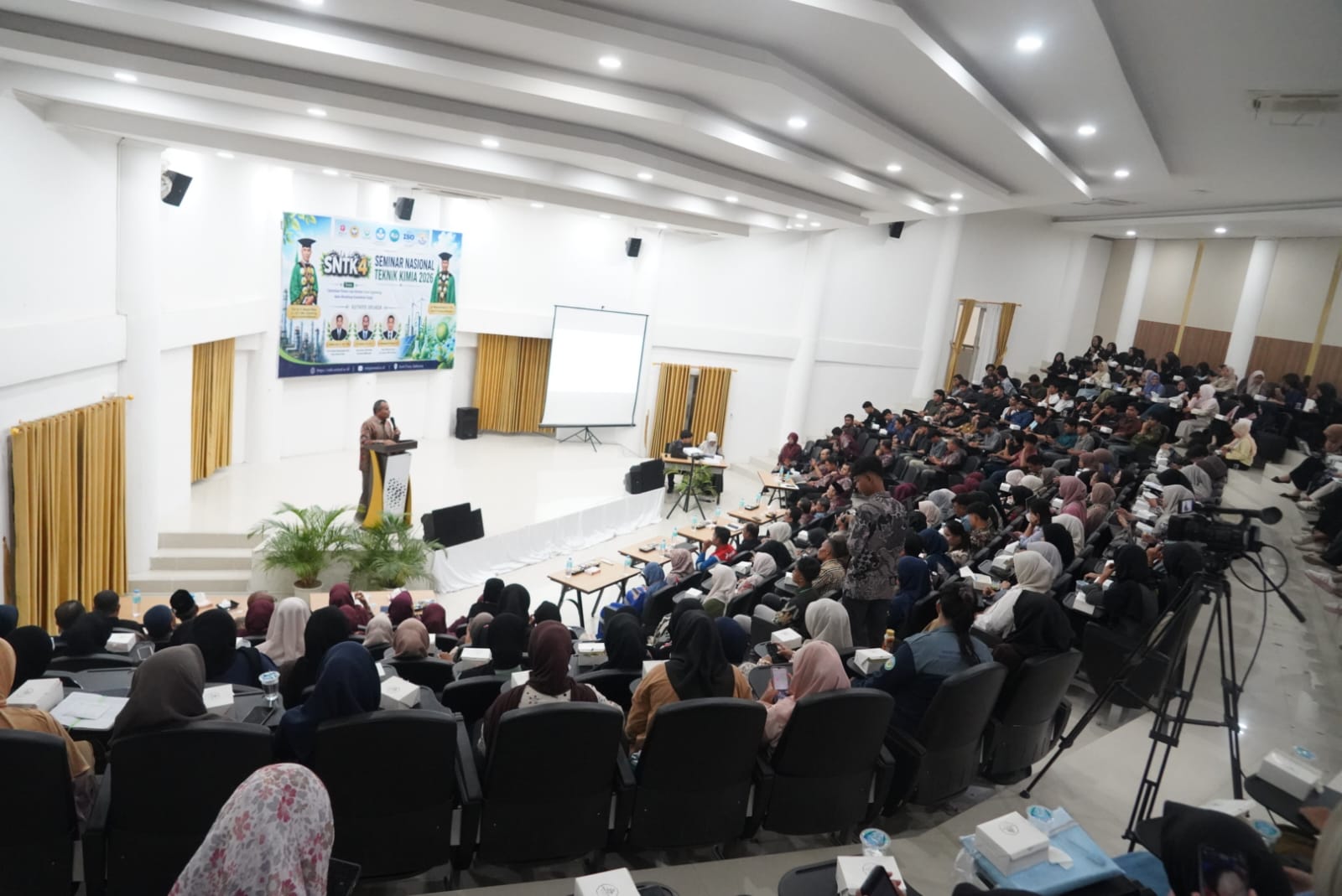 https://news.unimal.ac.id/index/single/7791/teknik-kimia-unimal-gelar-seminar-nasional-bahas-green-engineering-untuk-kemandirian-energi
