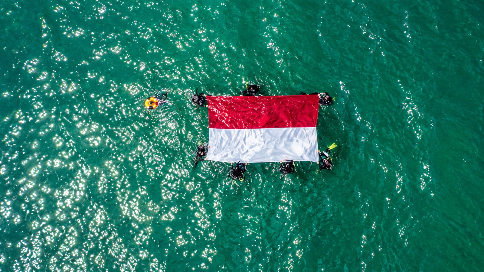 https://news.unimal.ac.id/index/single/7874/kibarkan-merah-putih-di-tengah-laut-mahasiswa-unimal-peringati-hut-ke-81-ri