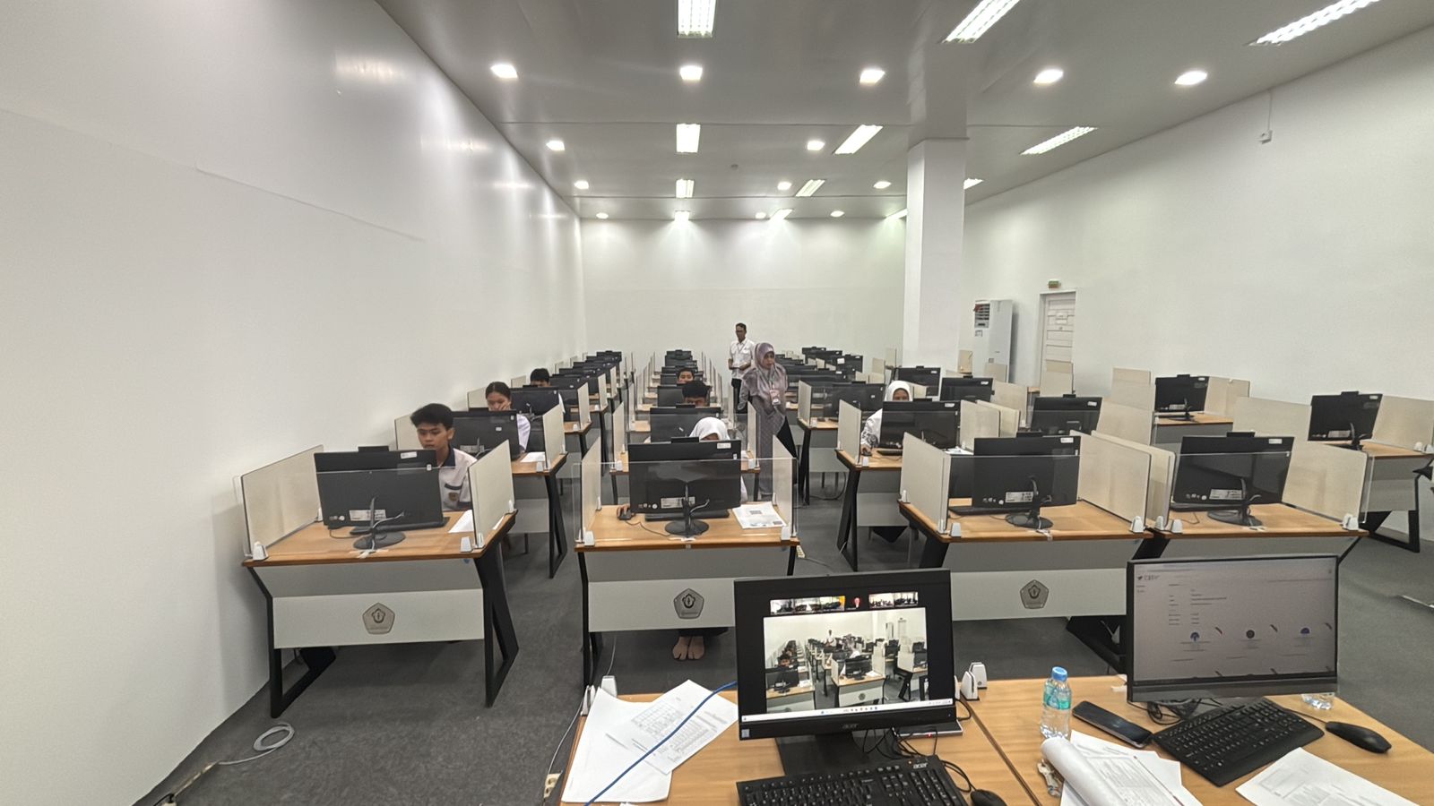 https://news.unimal.ac.id/index/single/7693/pelaksanaan-ujian-cbt-masuk-sma-garuda-di-unimal-berjalan-lancar