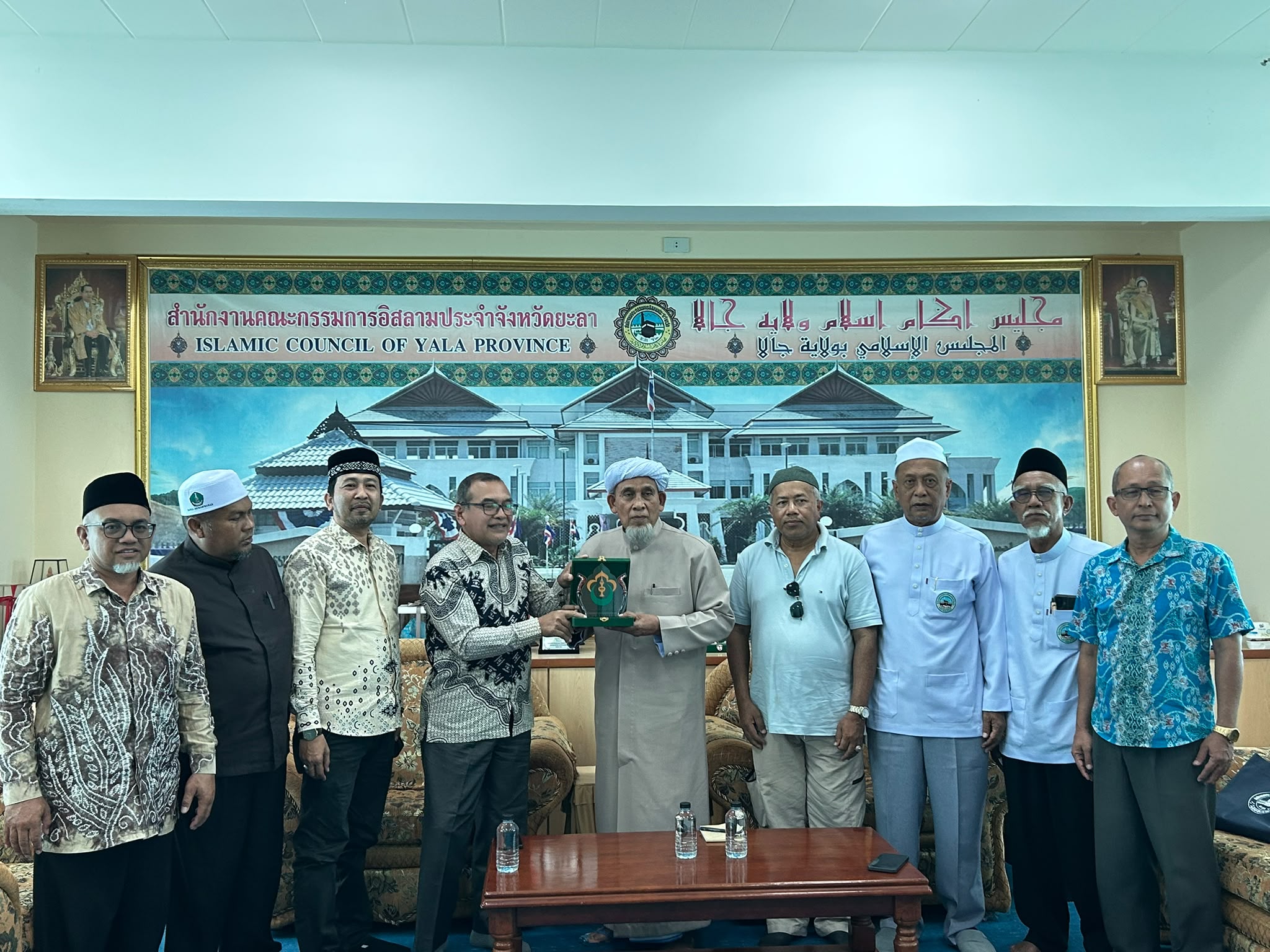 https://news.unimal.ac.id/index/single/7896/unimal-perluas-jejaring-internasional-di-thailand-selatan-teken-tiga-mou