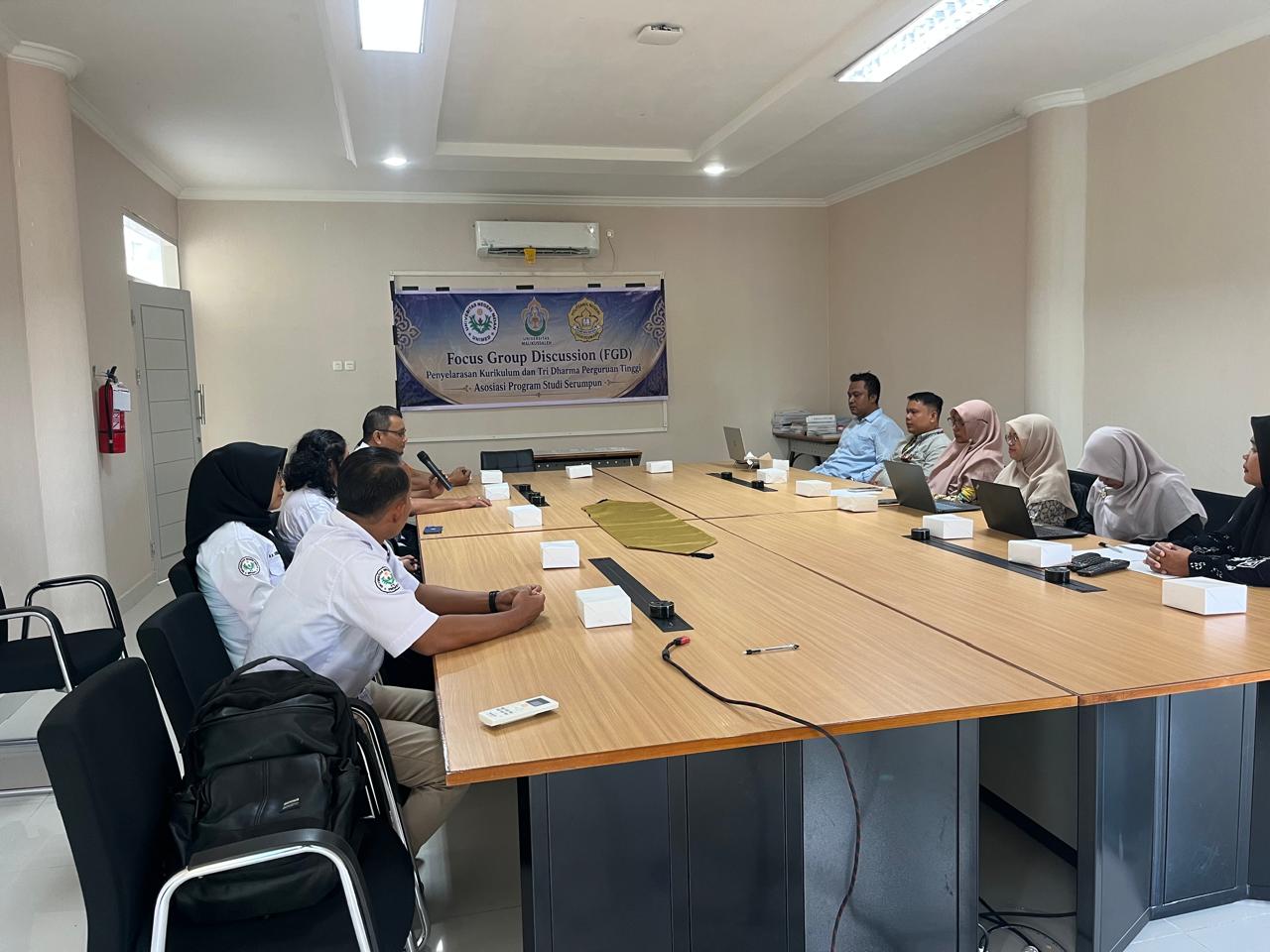 https://news.unimal.ac.id/index/single/7814/fkip-unimal-gandeng-unimed-dan-pnl-selaraskan-kurikulum-berbasis-industri
