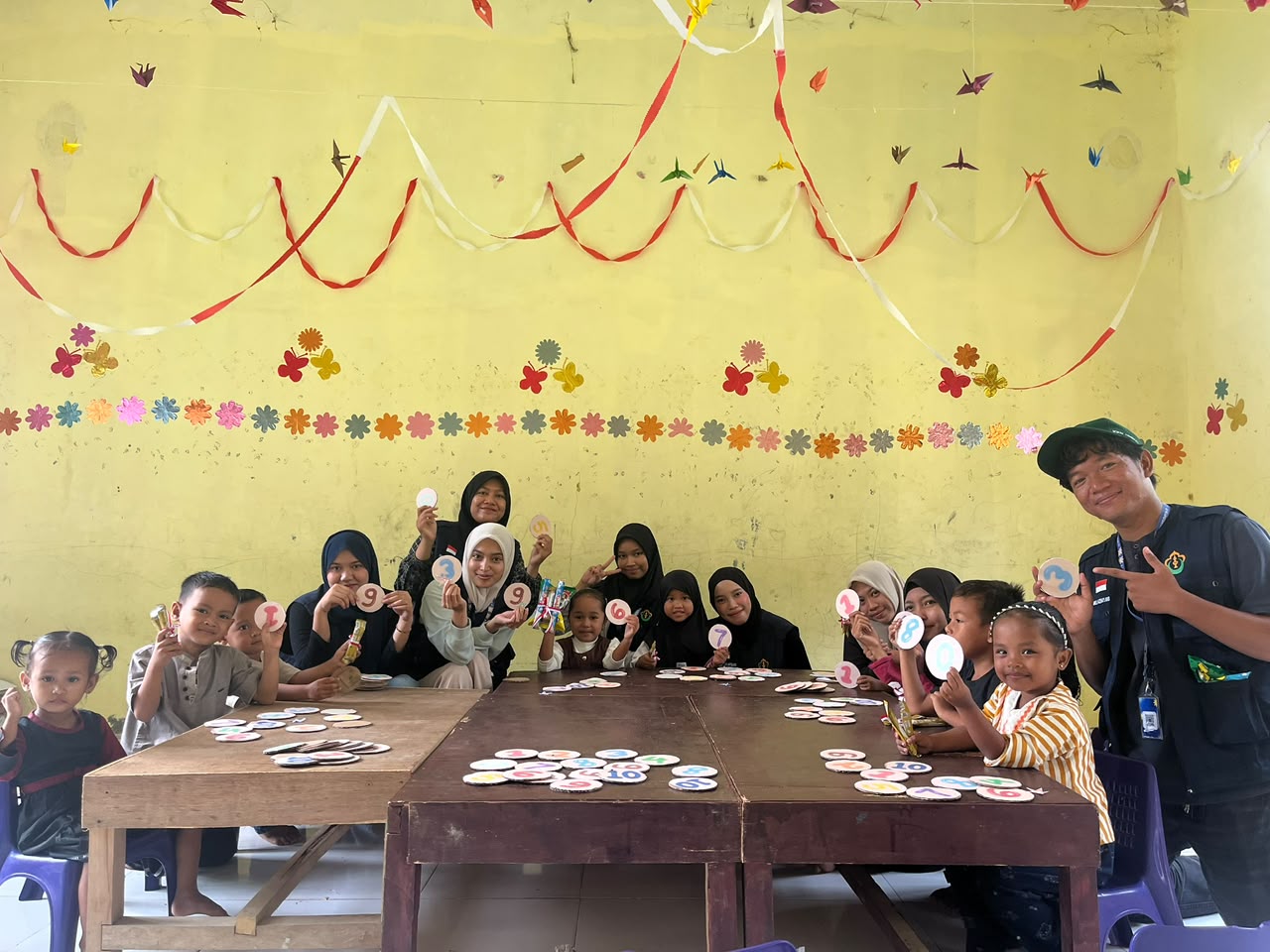 https://news.unimal.ac.id/index/single/7899/mahasiswa-kkn-ppm-unimal-17-ciptakan-media-belajar-angka-dari-kardus-bekas