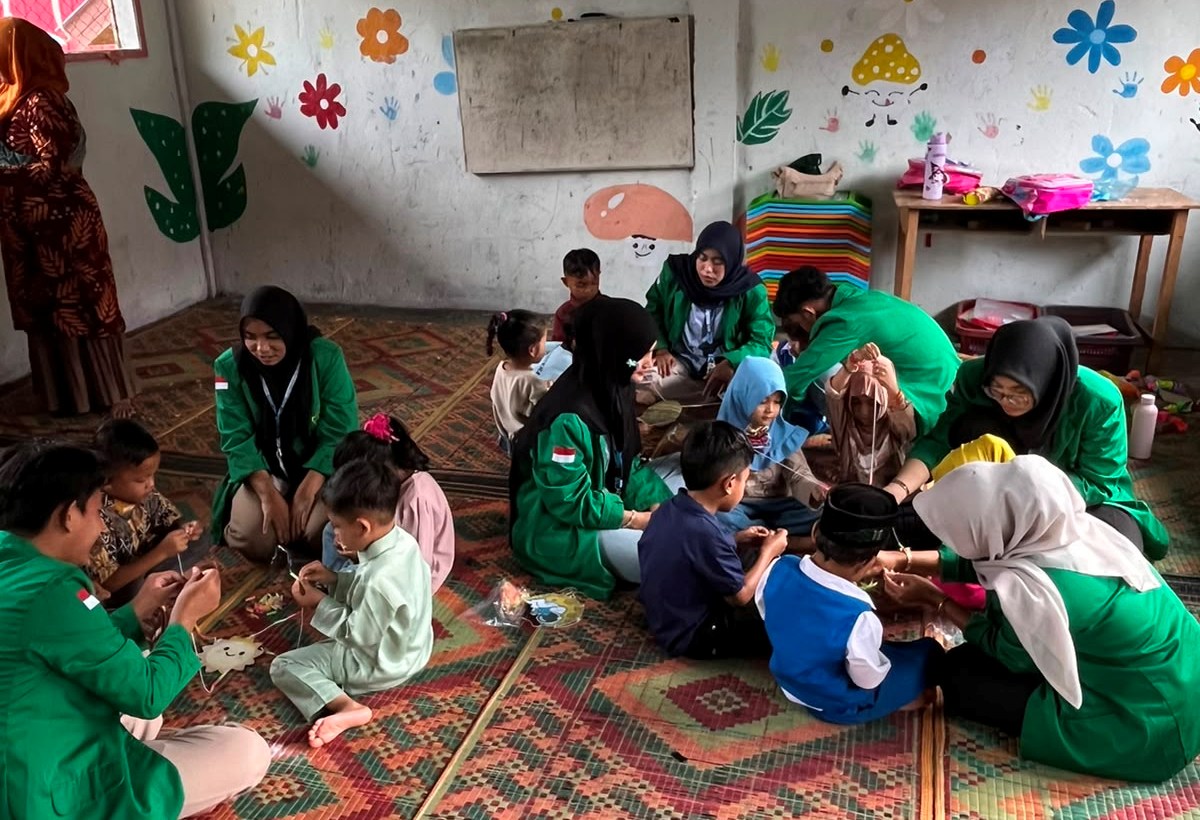 https://news.unimal.ac.id/index/single/7911/mahasiswa-kkn-unimal-kenalkan-angka-kepada-anak-tk-lewat-permainan-edukatif