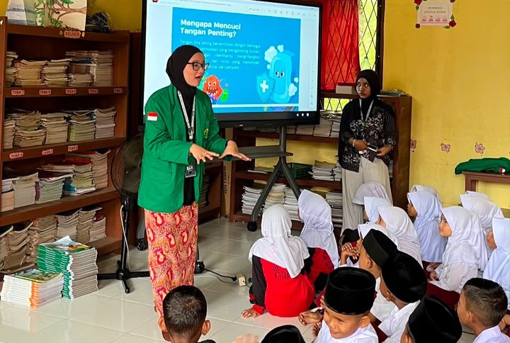 https://news.unimal.ac.id/index/single/7865/mahasiswa-kkn-47-beri-penyuluhan-cuci-tangan-pakai-sabun-di-dua-sekolah-kuta-makmur