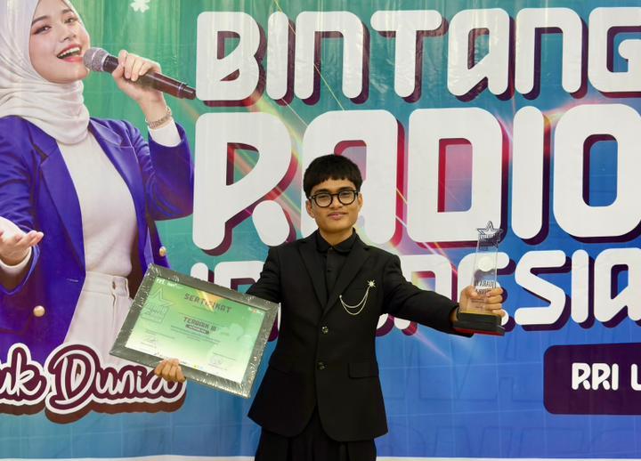 https://news.unimal.ac.id/index/single/7946/alpian-siregar-raih-juara-3-bintang-radio-rri-lhokseumawe